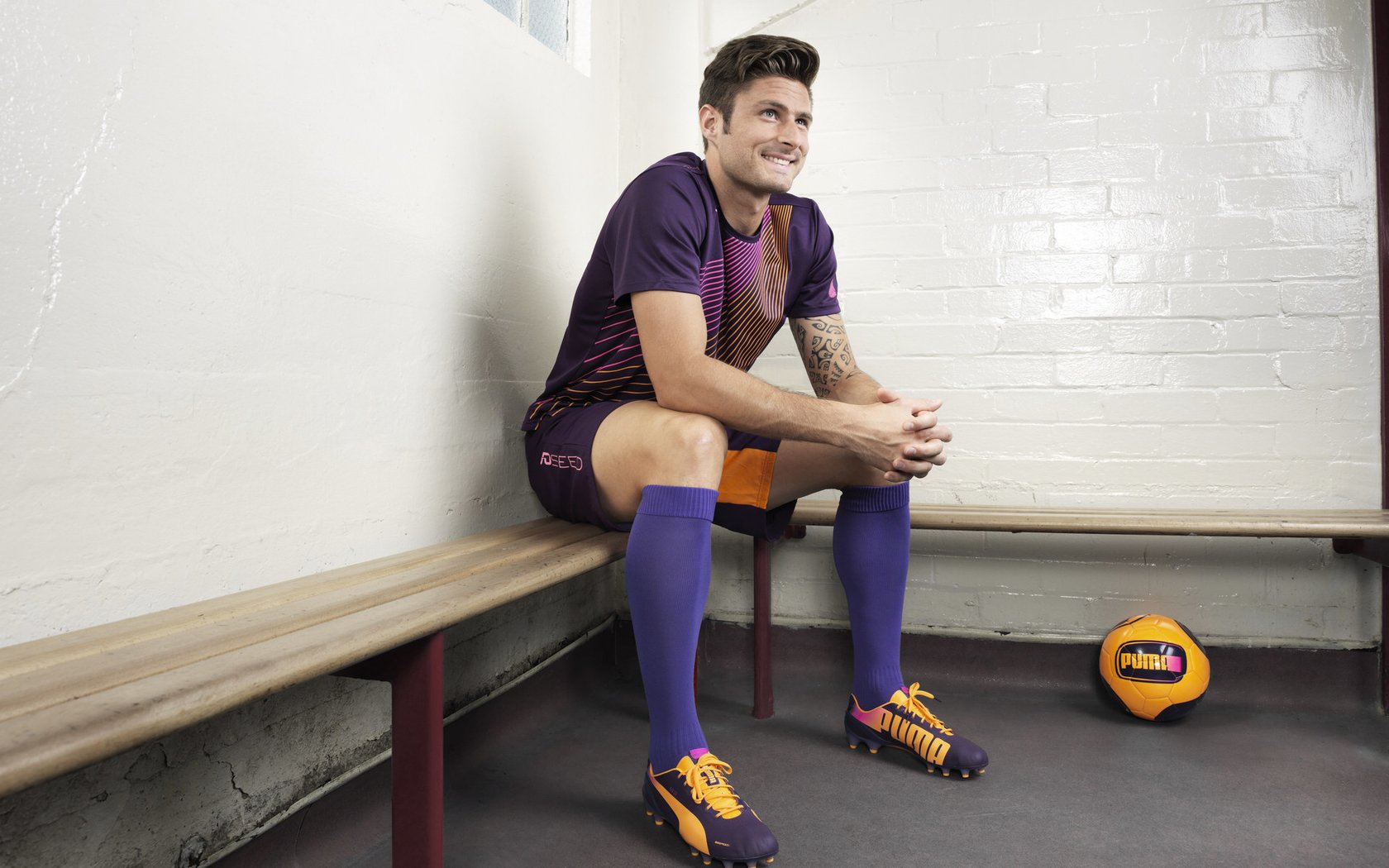 米切尔快攻连得六分骑士锁定胜利，米切尔打的是什么位置