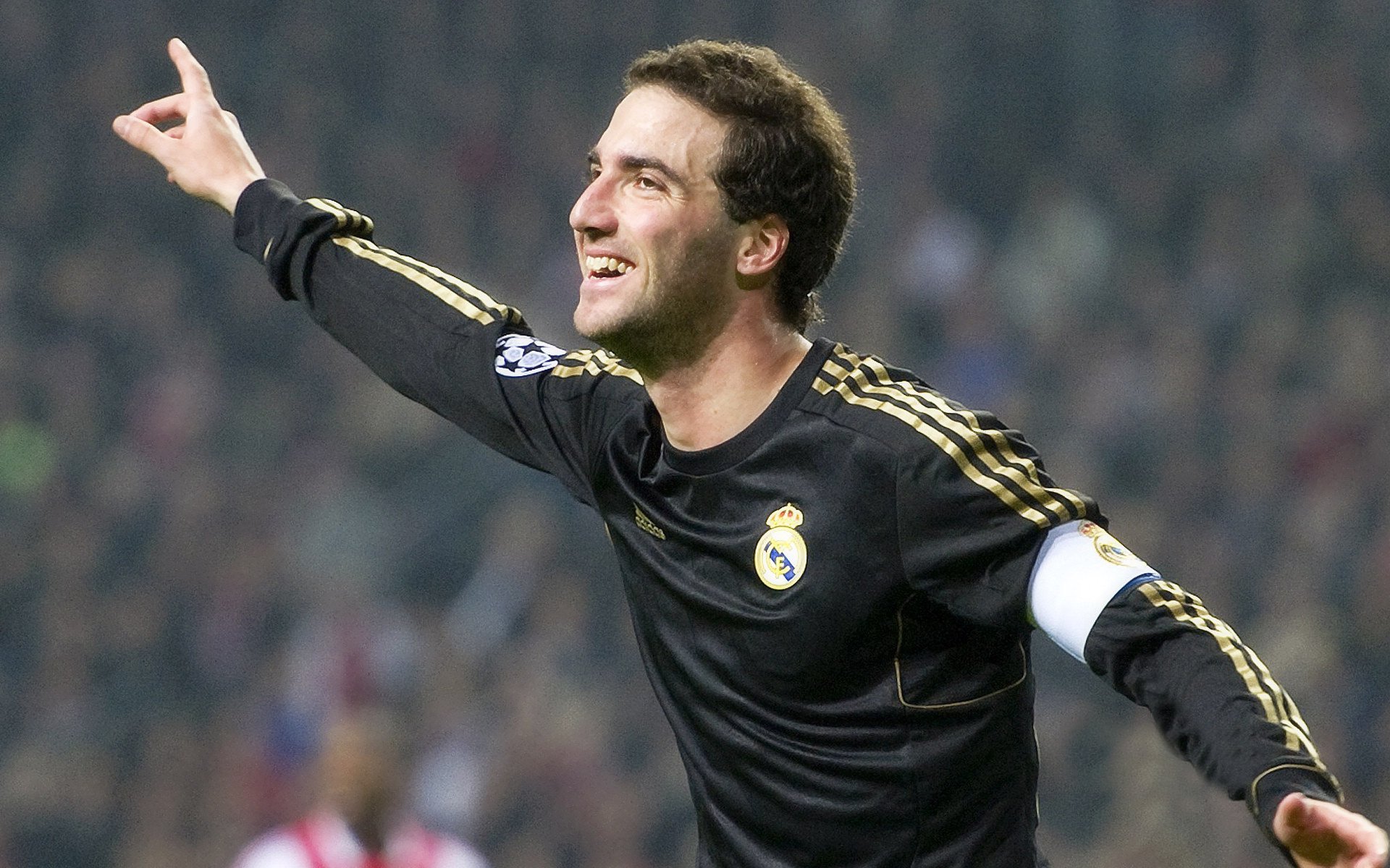 Kaiyun官方登录入口-达里尔·基：他用无与伦比的防守意识和突破能力成为全黑队的中场屏障